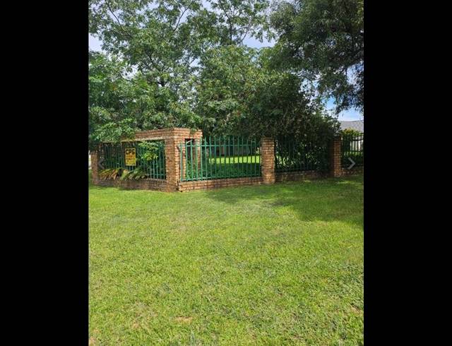 LAND FOR SALE IN BRACKENHURST